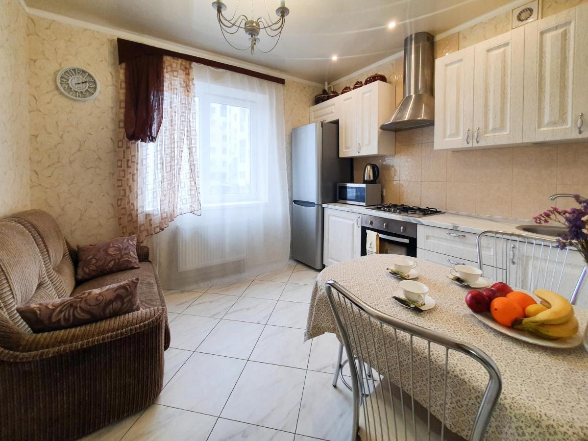 Lux Apartament Dacha Kharkiv Exterior photo